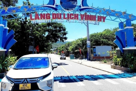 Taxi Vĩnh Hy đưa đón từ ga Tháp Chàm, bến xe Phan Rang, cây xăng 74, sân bay Cam Ranh hoặc Nha Trang về vịnh Vĩnh Hy